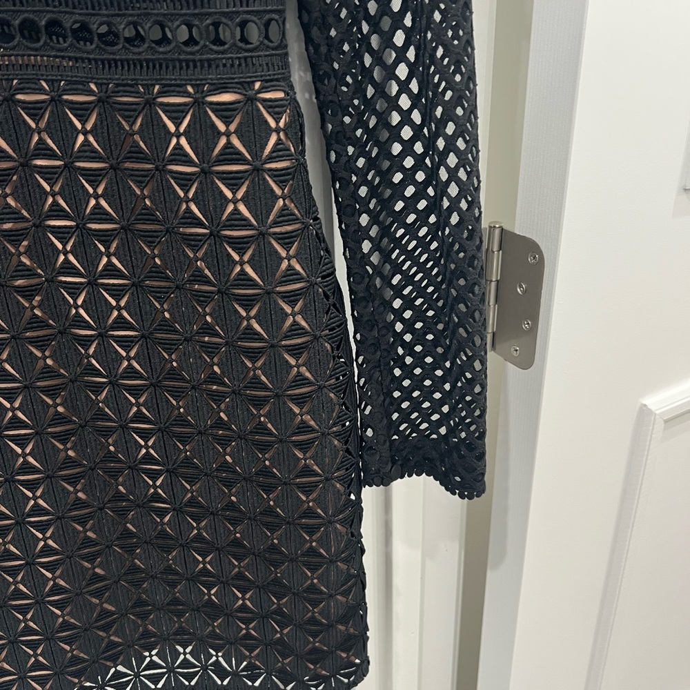 Self portrait dress- worn one time . Perfect condition. Size 4 black and white - Picture 5 of 10